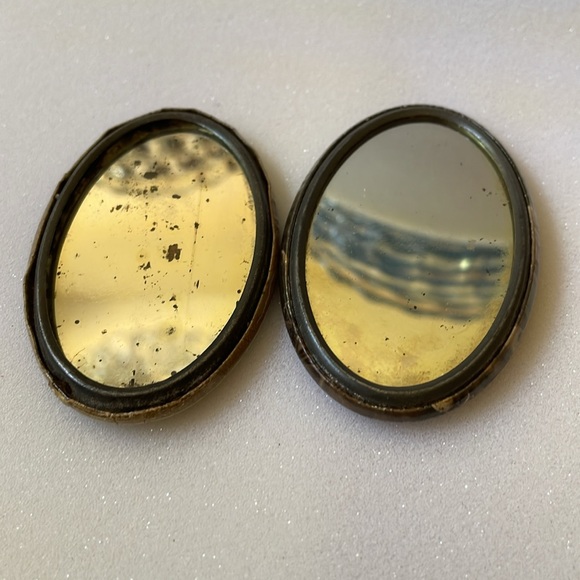 Antique set of 2 celluloid pocket mirror & portrait photo men & women - Picture 3 of 9